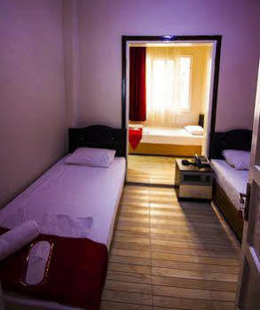 Cicek Palas Otel Esmirna Exterior foto